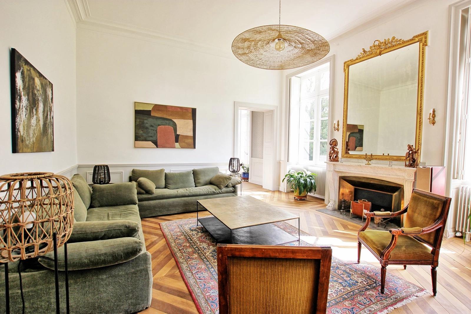 Living room in Tuscan castle with private park - 1