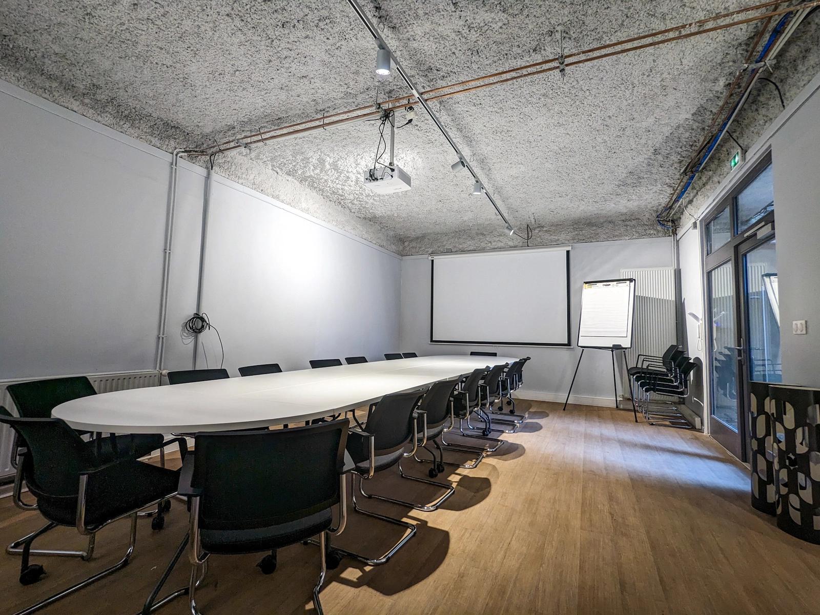 Meeting room in S3 40m² modular near Strasbourg center - 1