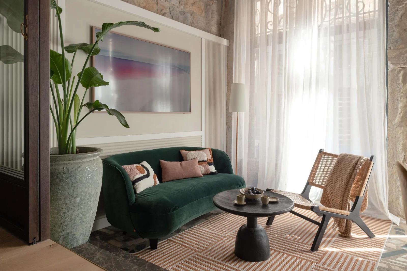 Space Elegant living room / Showroom - Vieux Lyon - 1