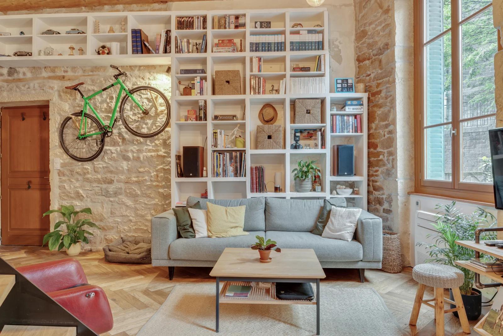 Living room in Appart Lyonnais Canut artist studio atmosphere - 1