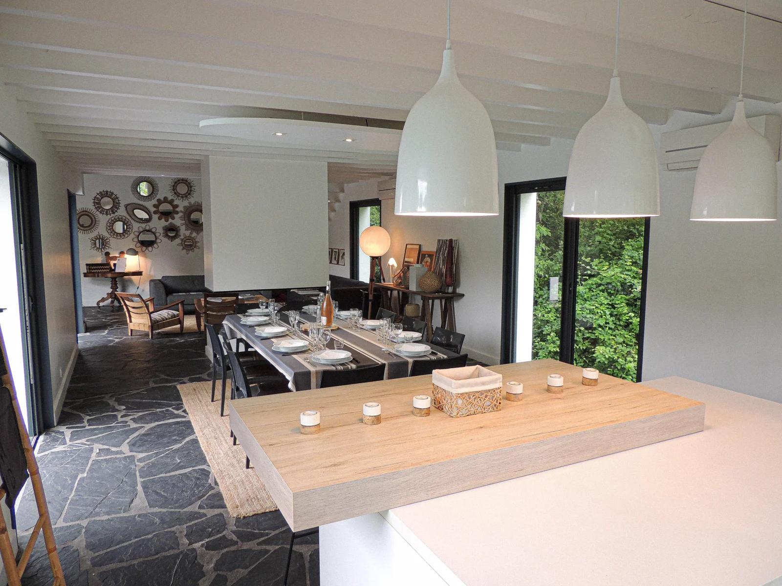 Comedor dentro Villa Beherena - moderna y de diseño - 5