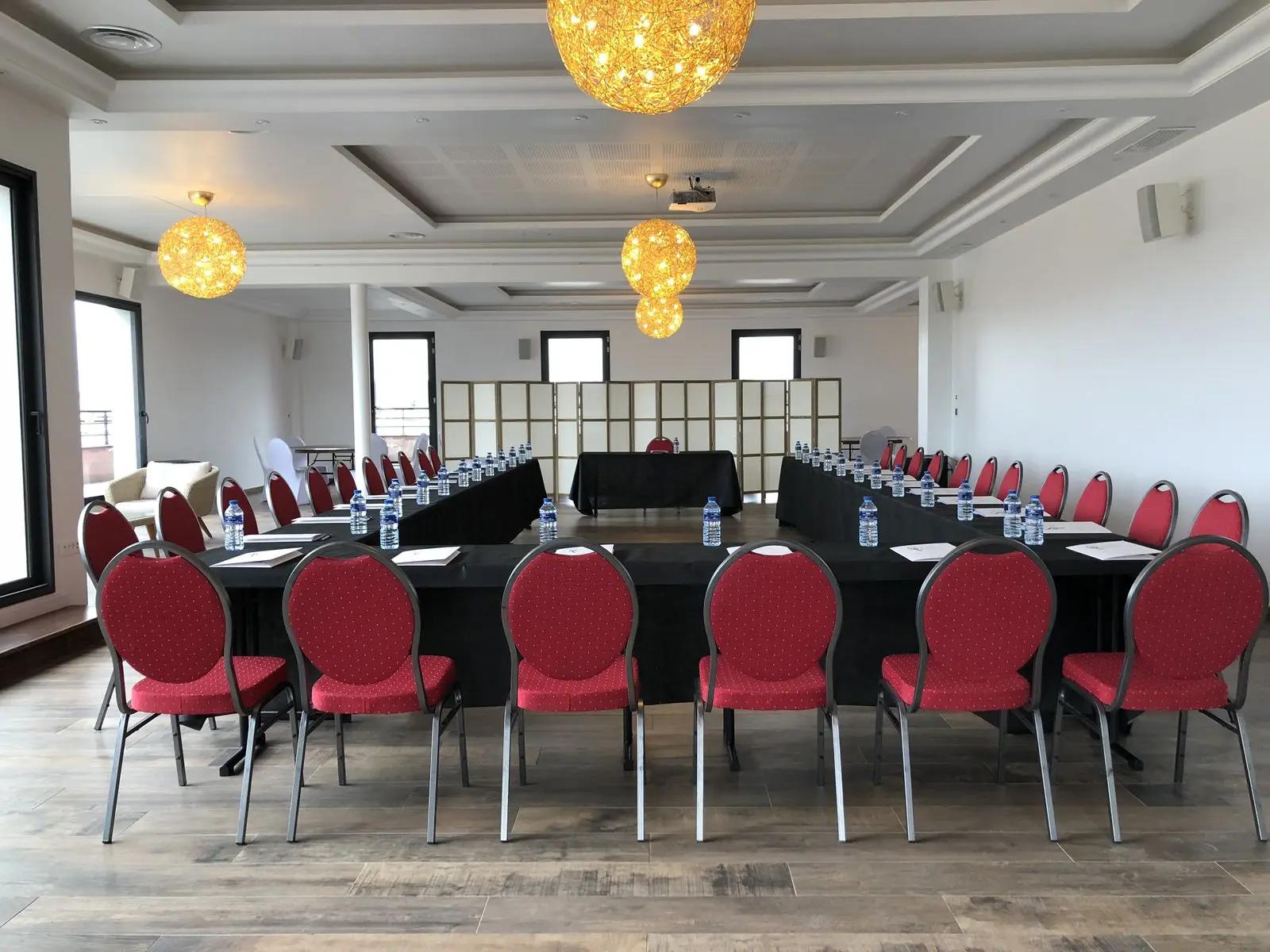 Meeting room in Rooftop terrace at the gateway to Paris - 2