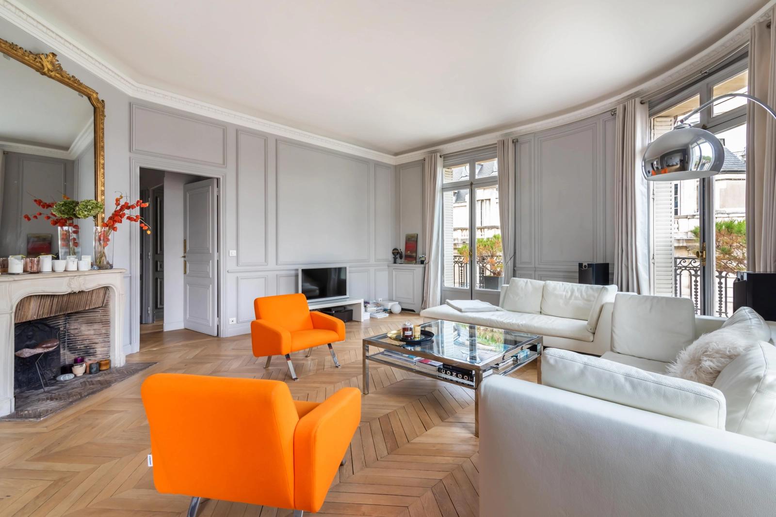 Living room in Wow! Splendid Haussmann apartment - 1
