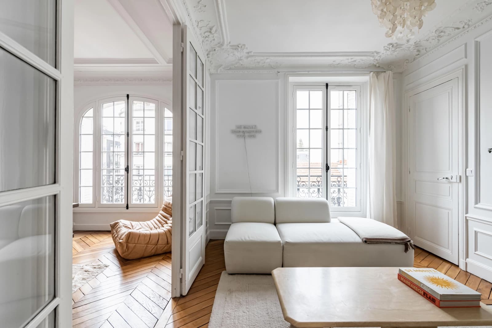 Living room in Sublime, light-filled Haussmann apartment - 1