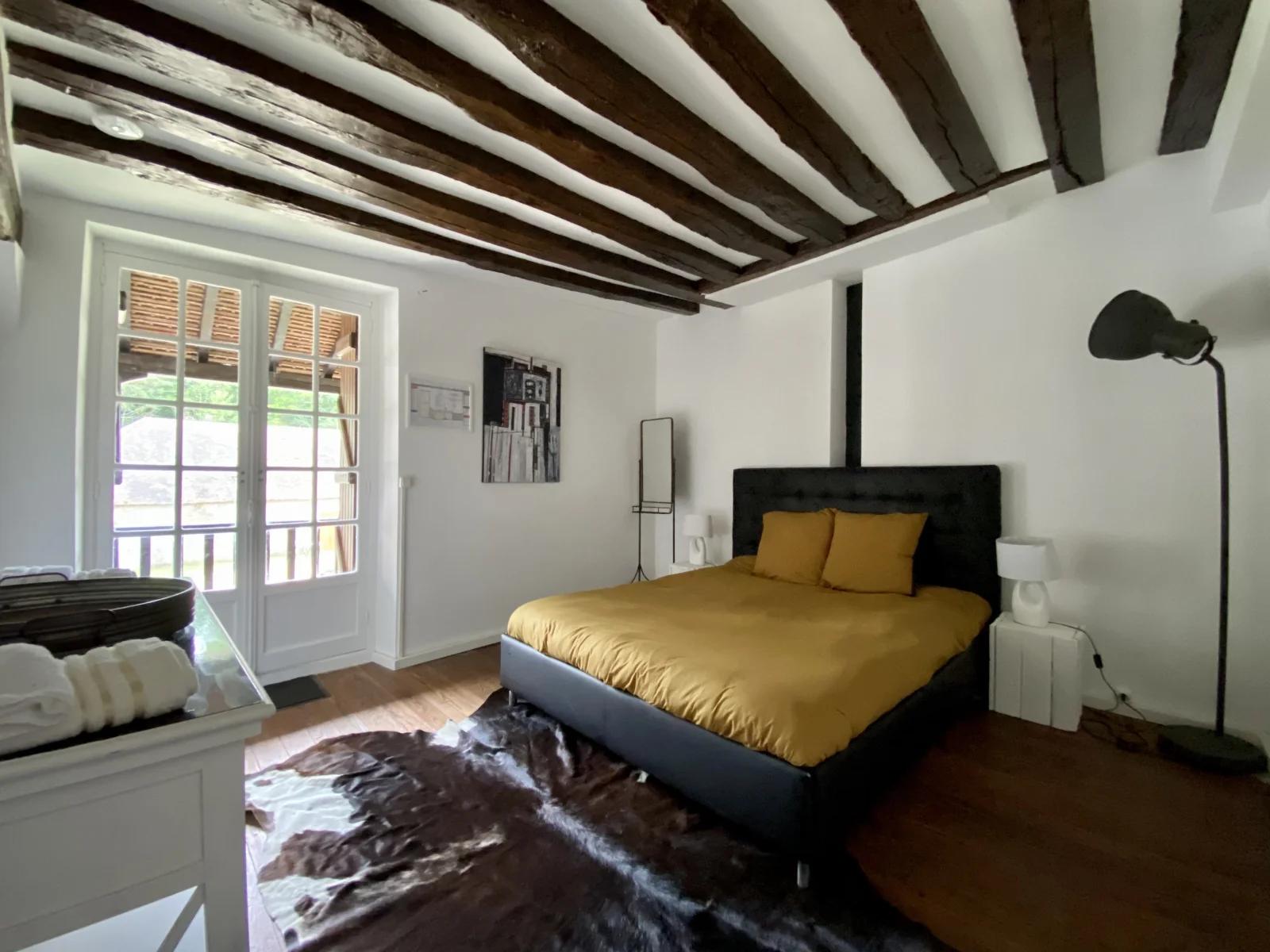 Dormitorio dentro Una finca excepcional y sus terrenos arbolados - 4