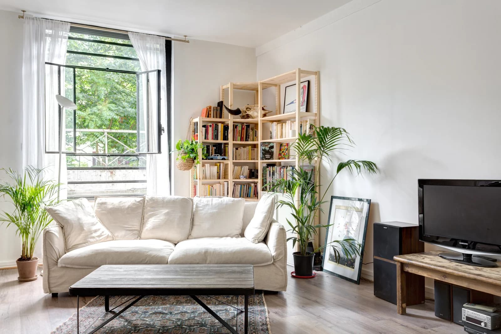 Living room in Loft artist de 70m², jardin - 1