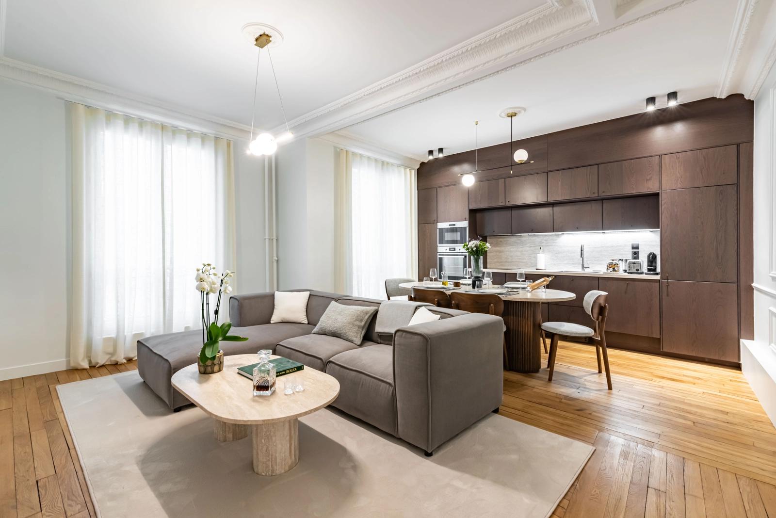 Living room in Architect-designed apartment - Trocadéro - 1