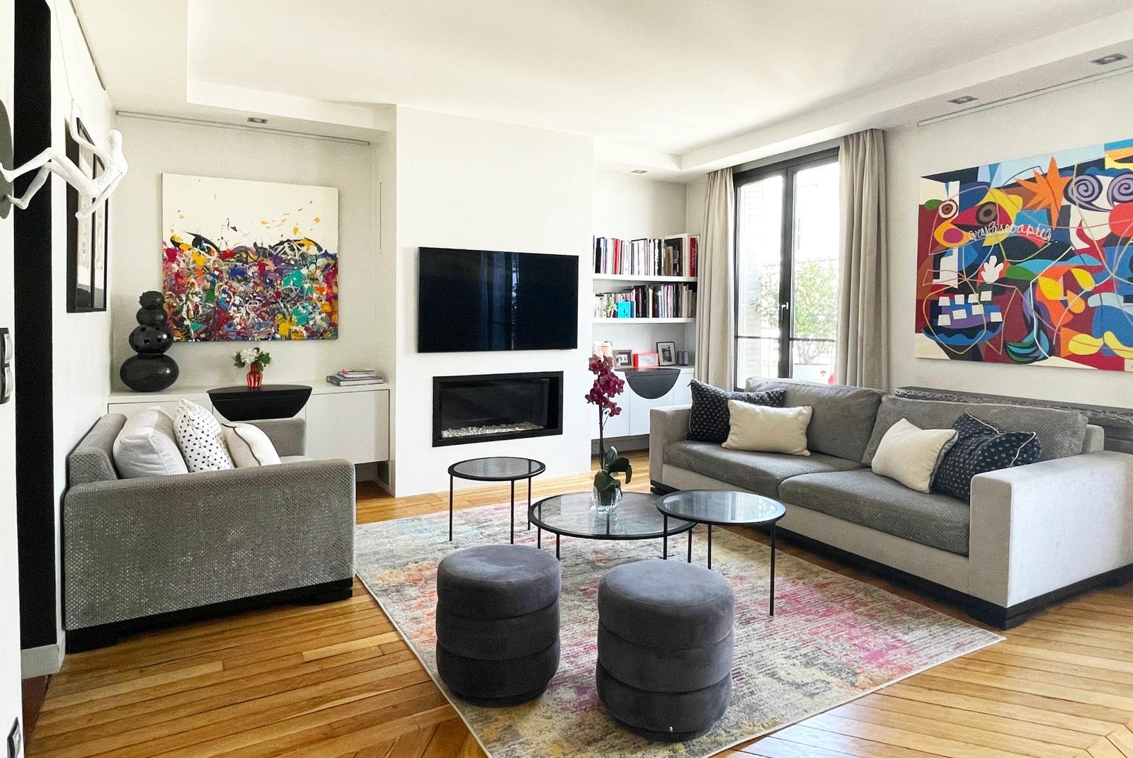 Living room in Monceau - Gallery apartment, design and arty - 3