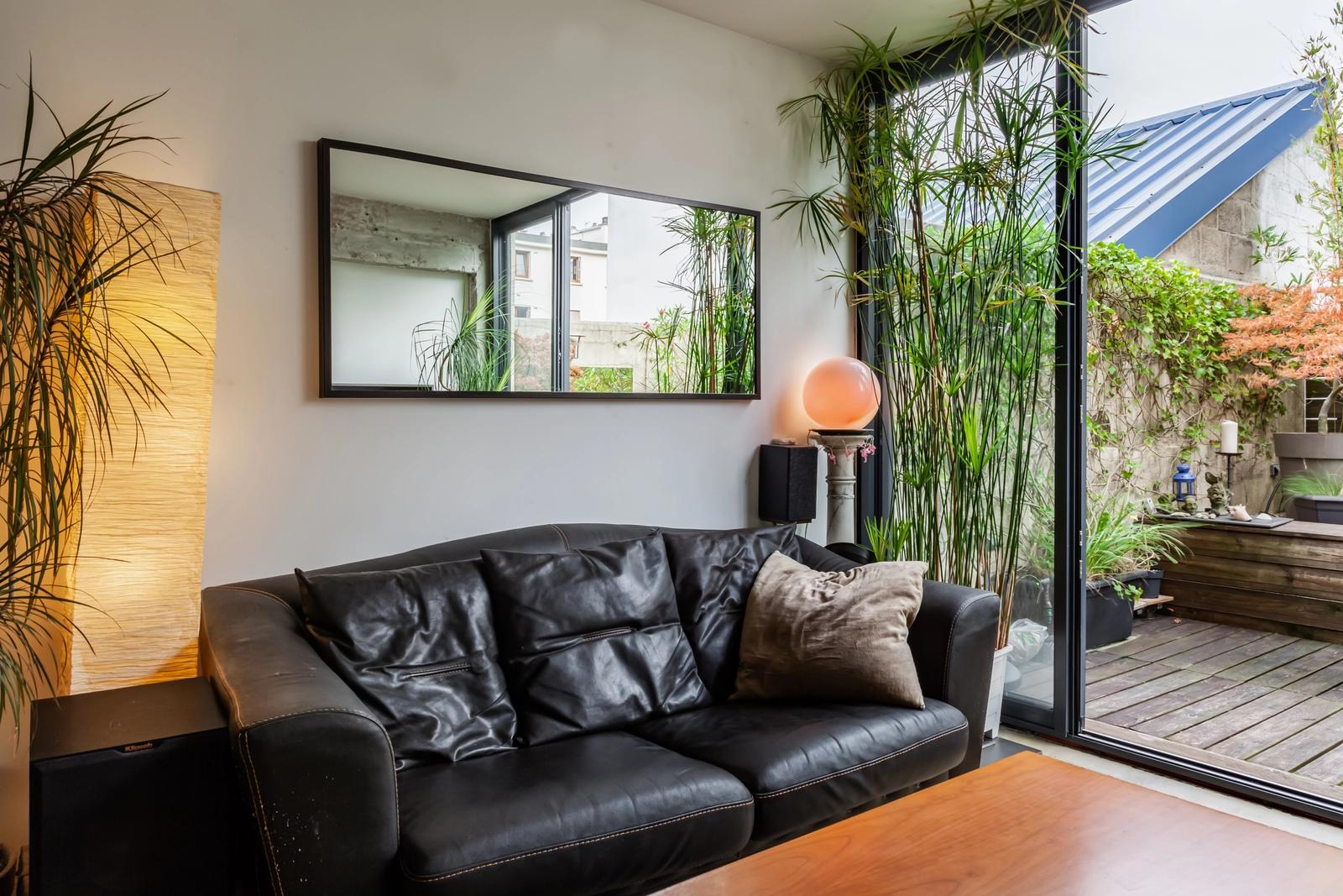 Salon dans Petit loft d'architecte & jardinier avec terrasse - 4
