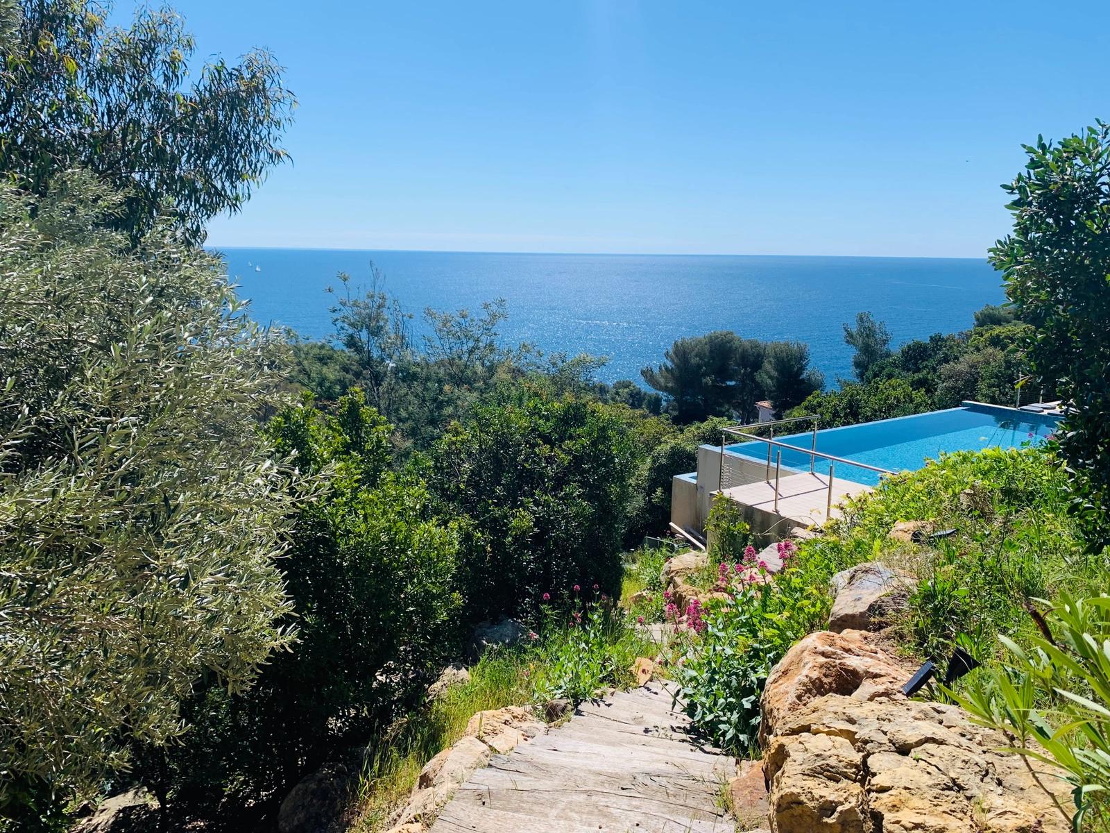 Space Villa with sea view in the Gulf of Saint-Tropez - 4