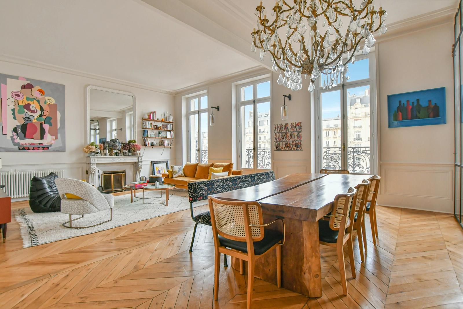 Meeting room in Resolutely Parisian Haussmann apartment - 0