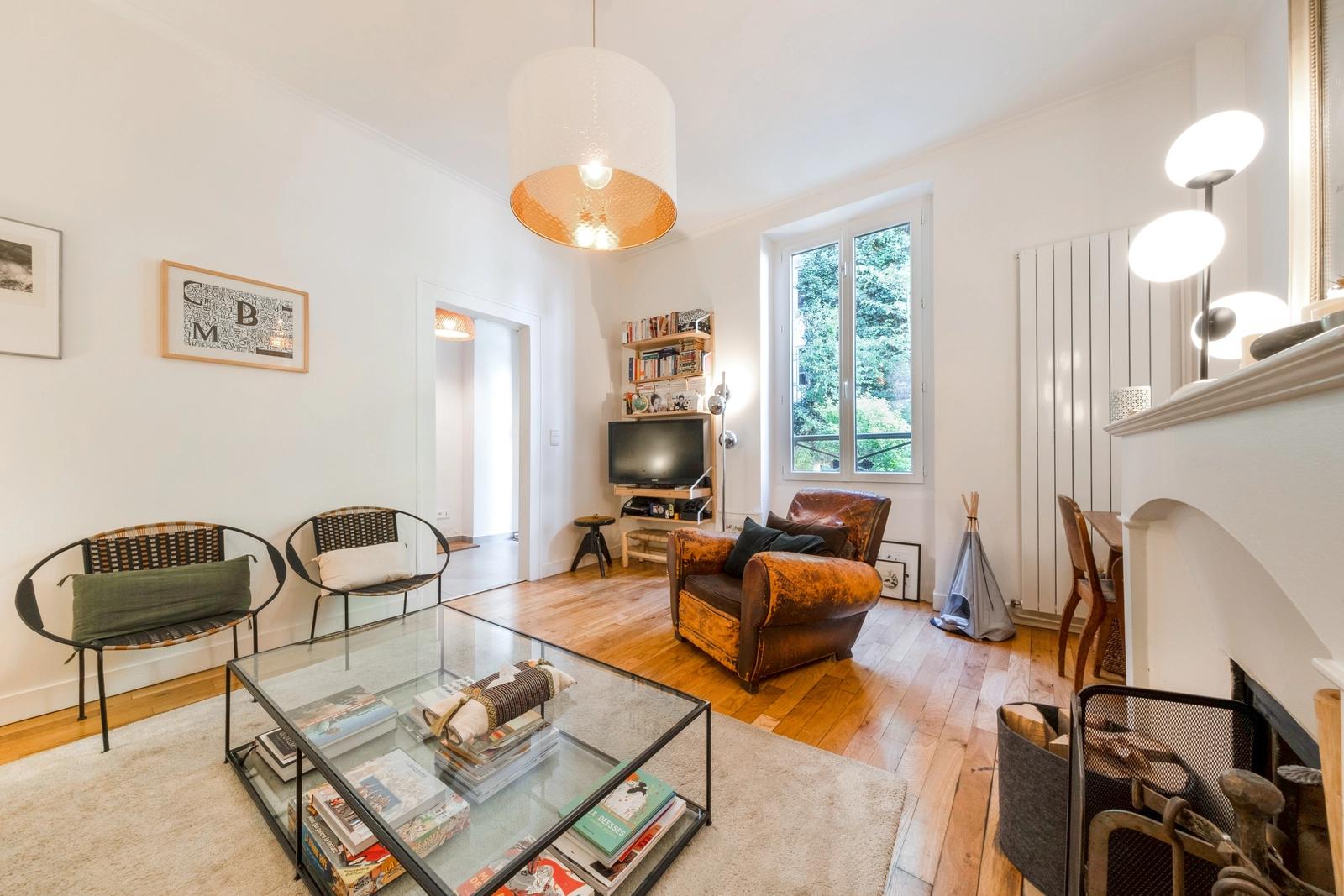 Living room in House with garden in Les Batignolles - 1