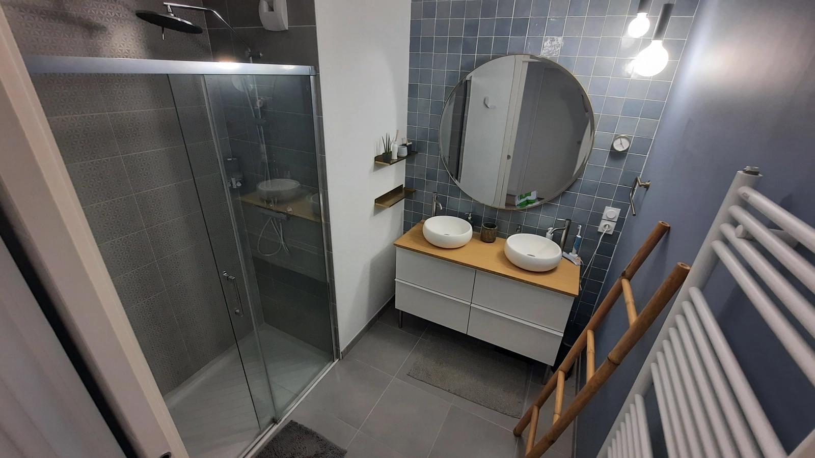 Bathroom in Quiet apartment on the banks of the river Erdre! - 3