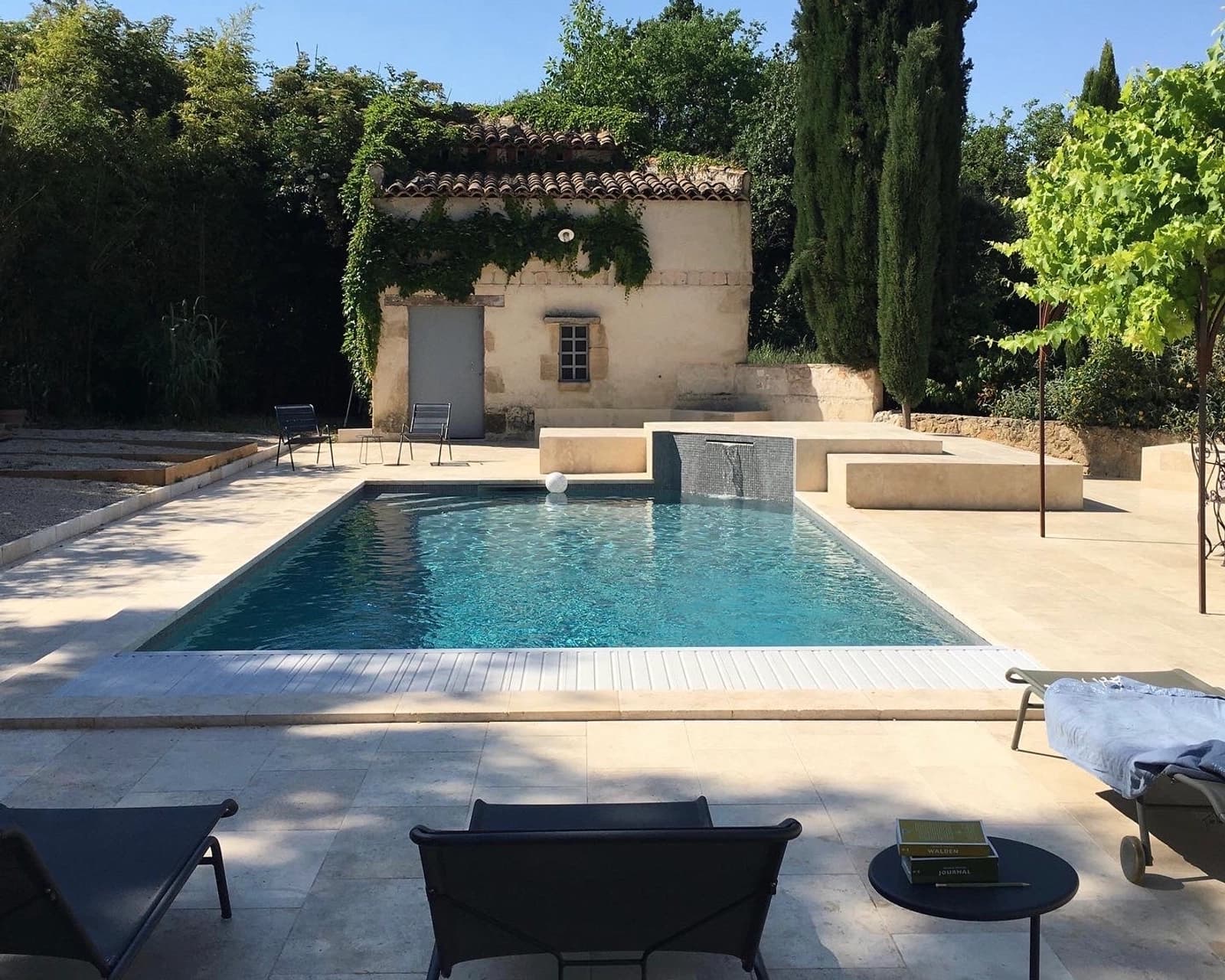 Space Atypical farmhouse with swimming pool in the Luberon - 4