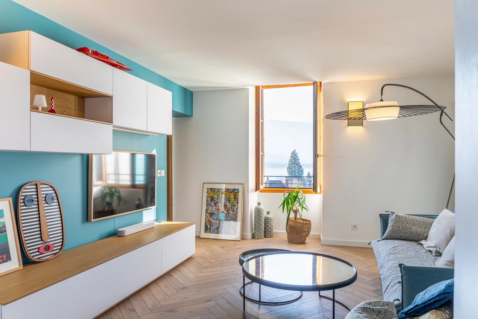 Salon dans Appartement avec Jardin & vue Lac d'Annecy  - 3