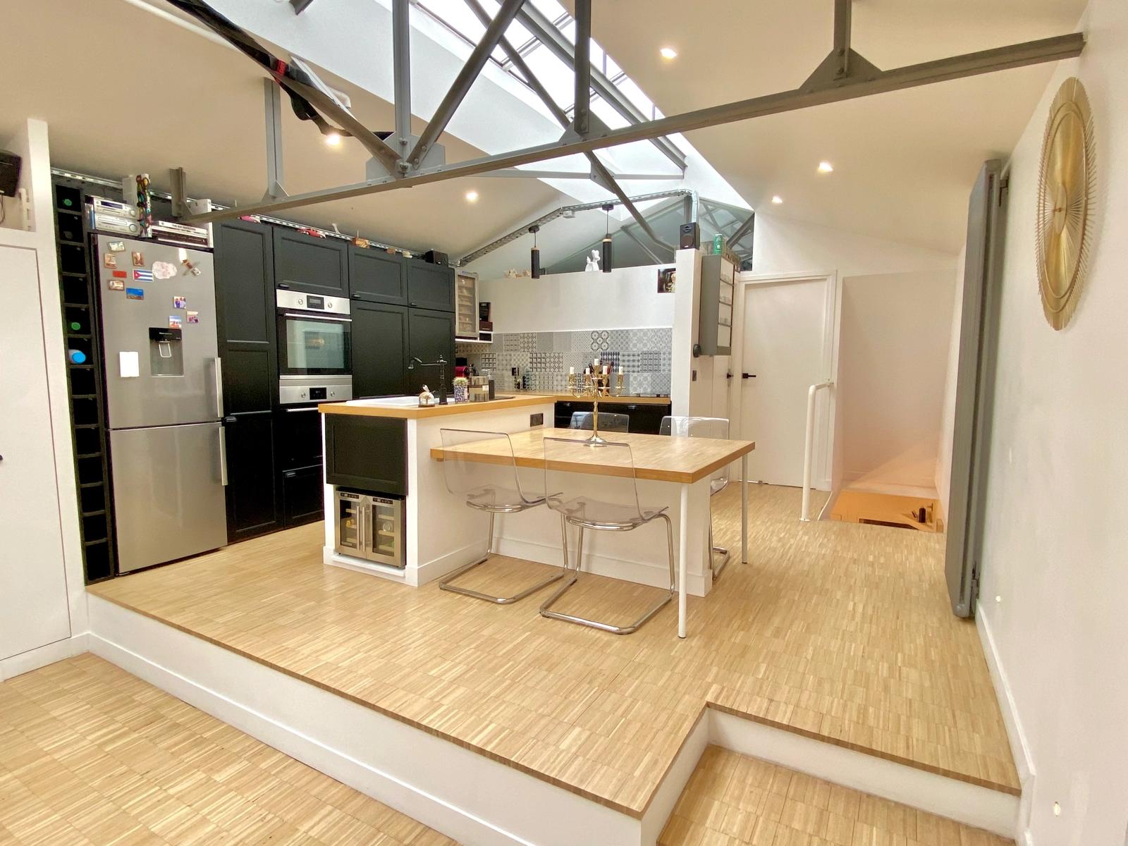 Kitchen dentro Casa abuhardillada con tejado de cristal - 5