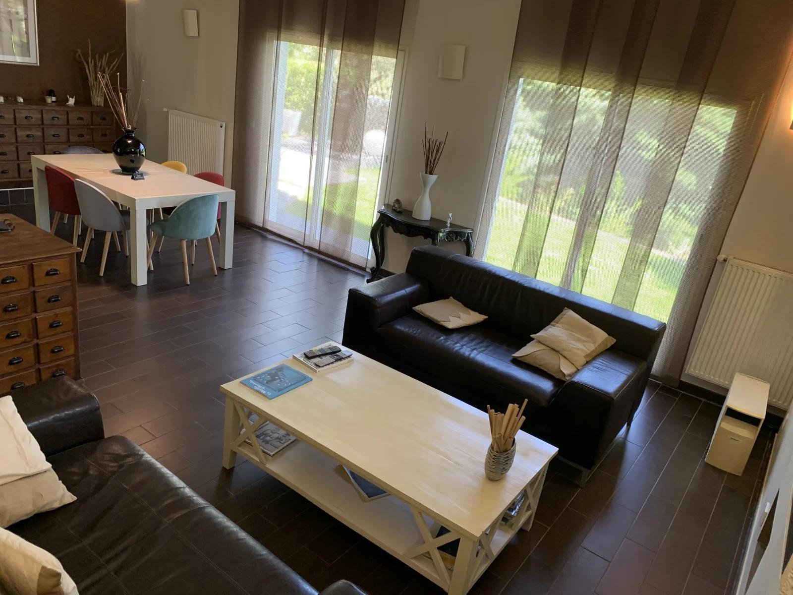 Living room in Maison design 300m² Jardin, Piscine, Spa, Parking - 2