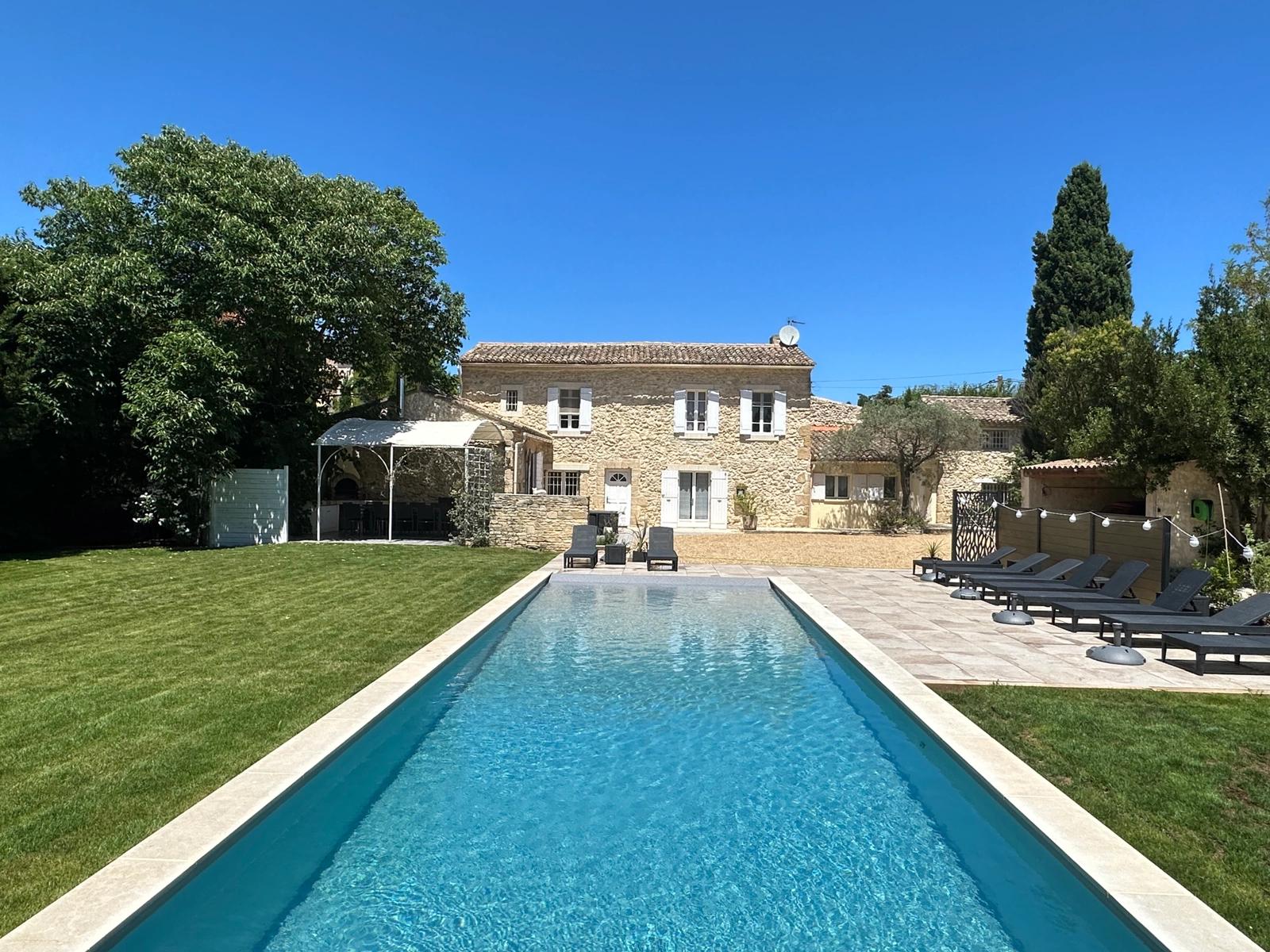 Espace Grand Mas Provençal rénové avec piscine - 0
