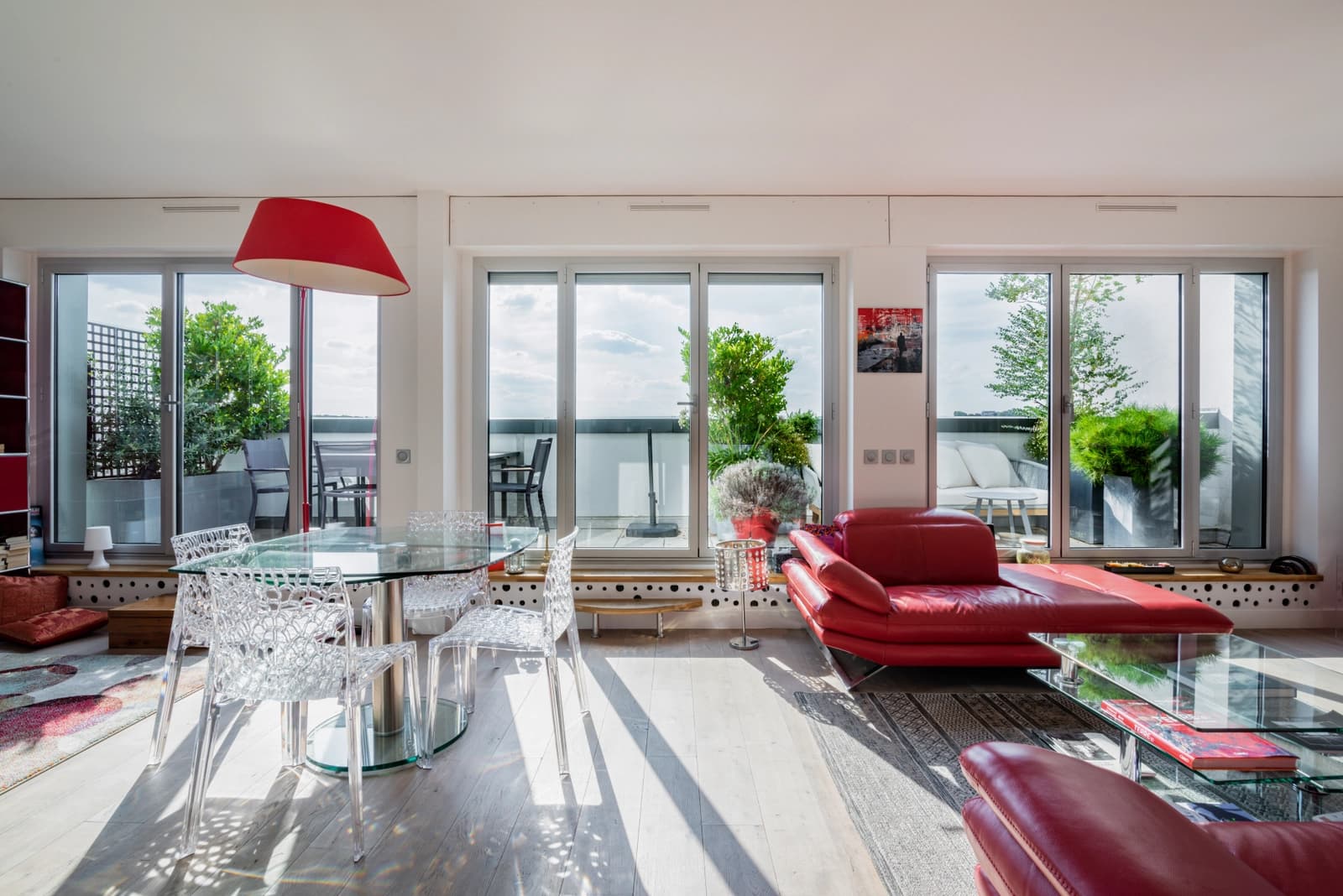 Salon dans Appartement doubles terrasses vue Tour Eiffel - 0
