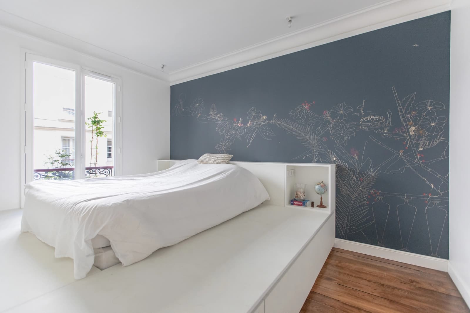 Dormitorio dentro Combinar molduras y modernidad a los pies de Montmartre - 5