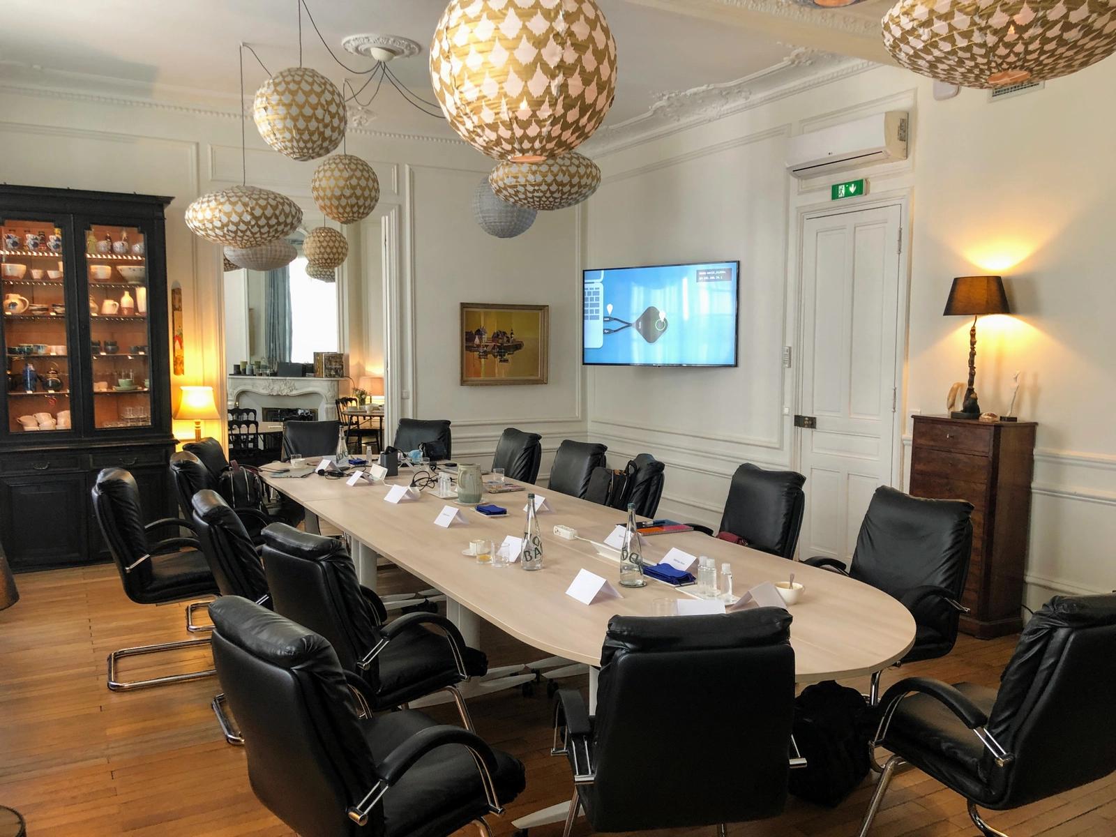 Meeting room in Atypical mansion - 1