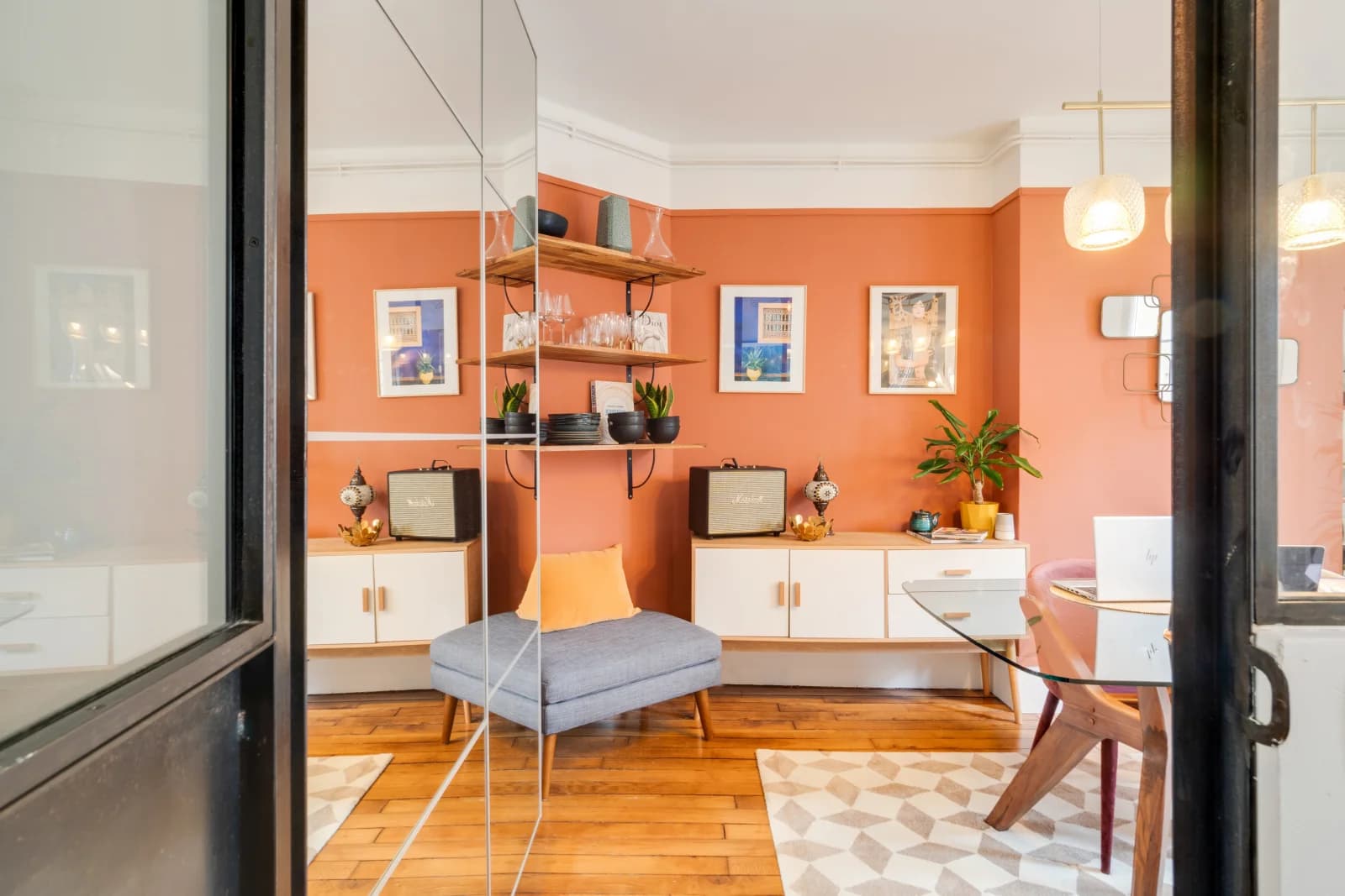 Salon dans Loft moderne et chaleureux au pied de Montmartre - 1