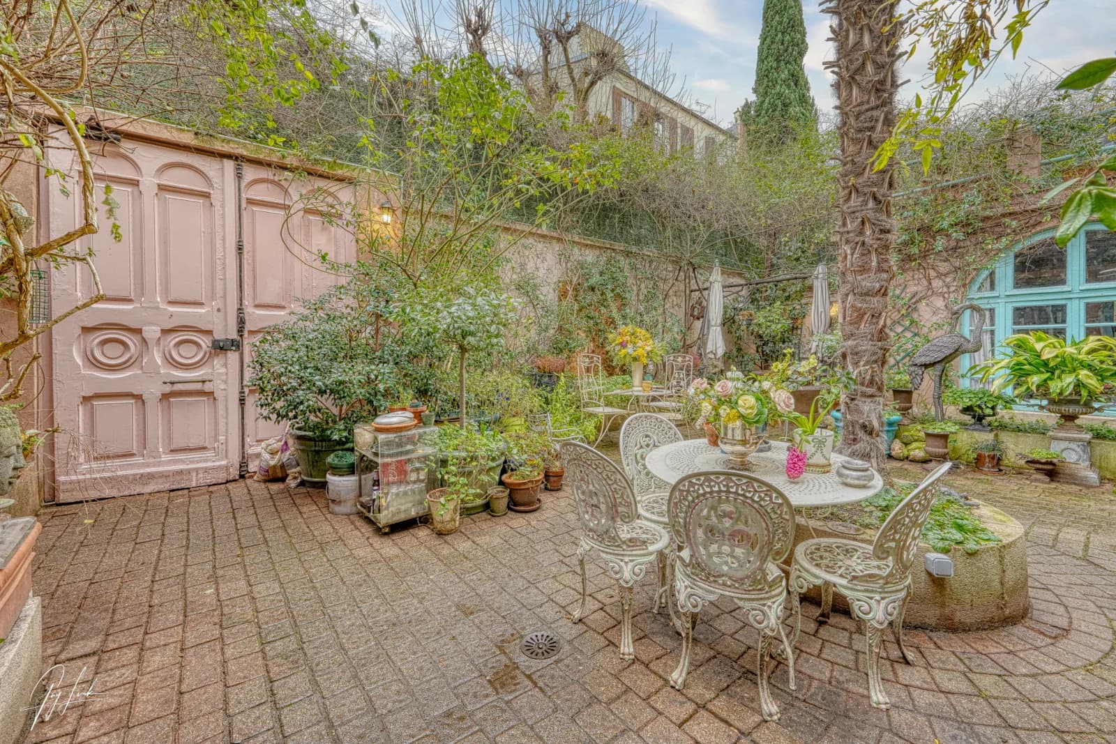 Space Magic parisian house with flowered courtyard - 4
