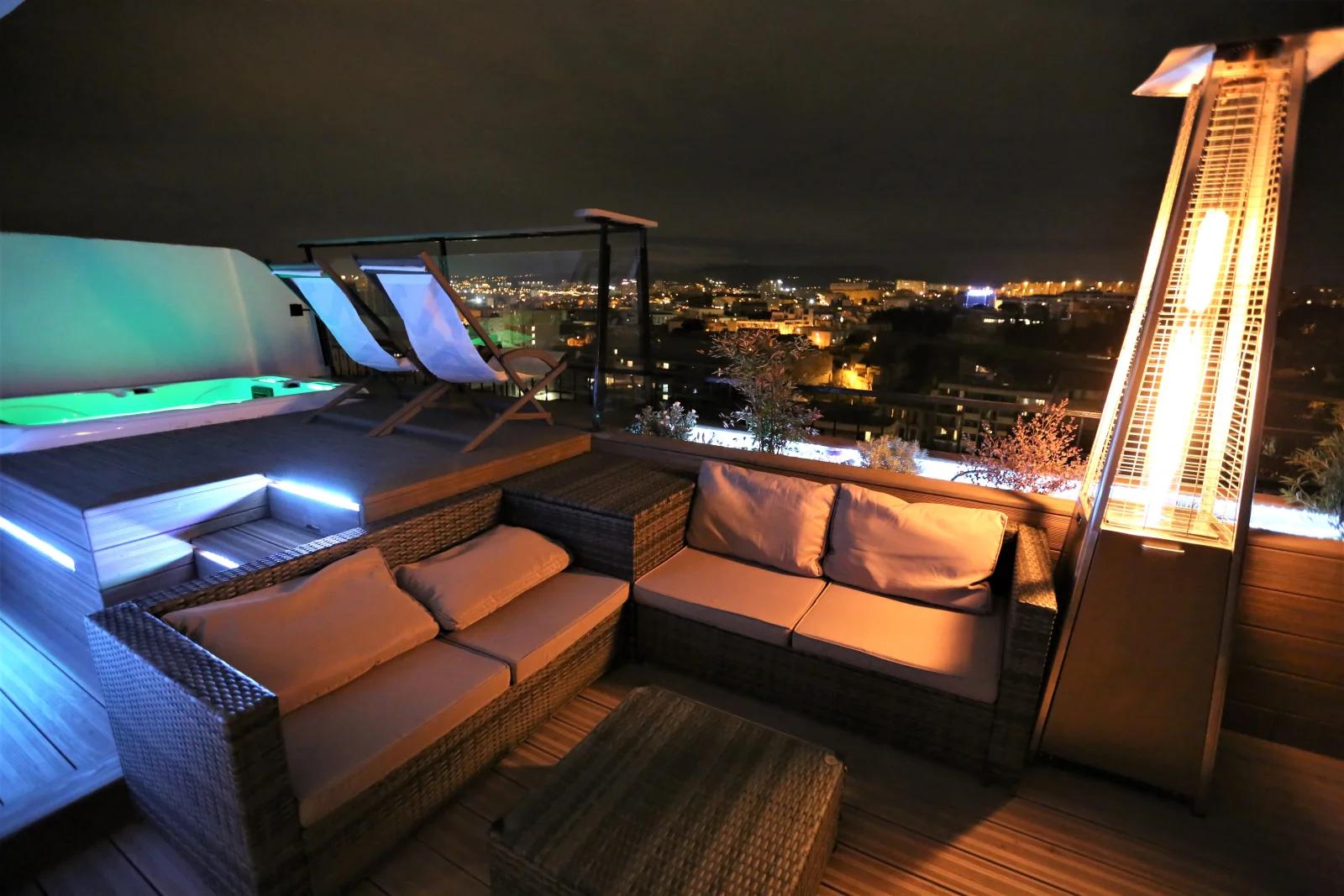 Roof Top Apartment with Terrace/Spa