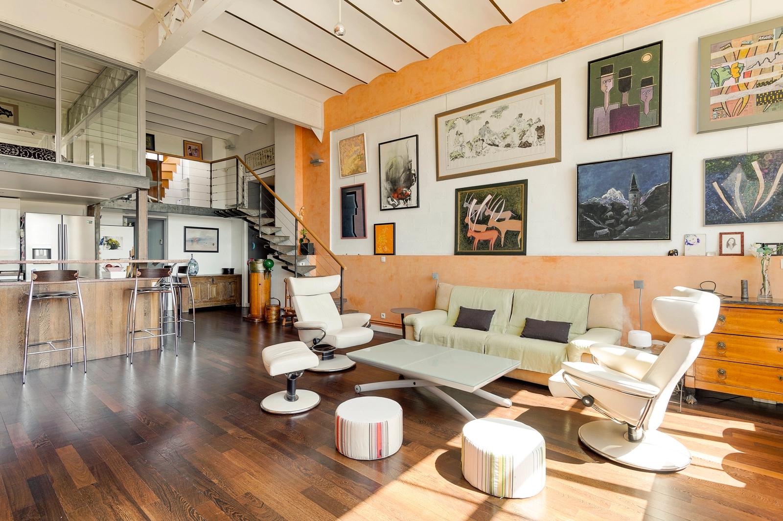 Living room in Large loft and rooftop overlooking Paris - 1
