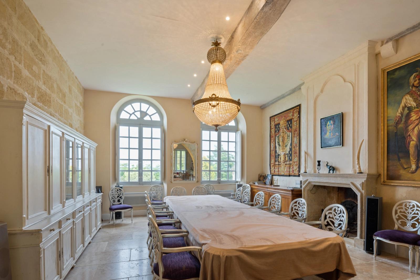 Bedroom in 12th century chateau, wine producer - 1