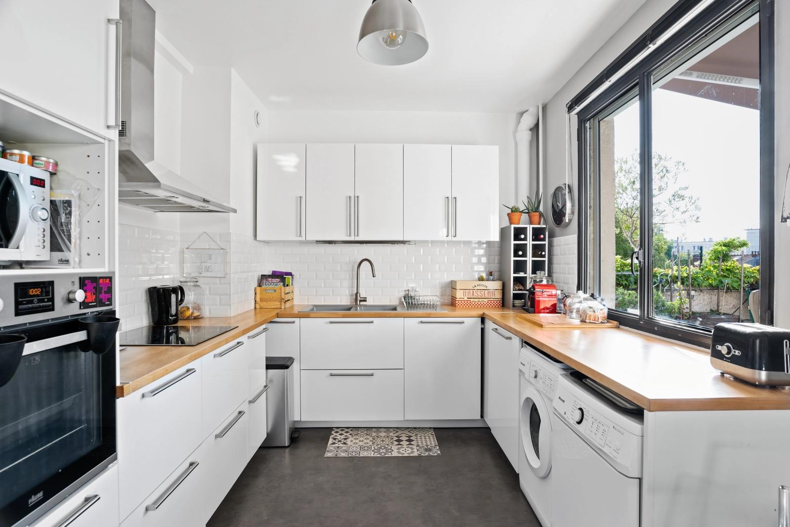 Kitchen in Cosy, bright apartment with rooftop - 1