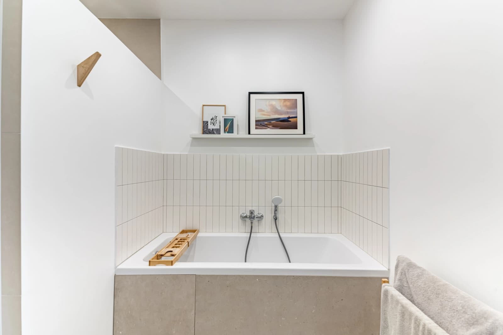 Salle de bain dans Appartement design, très lumineux, vue tout Paris - 1
