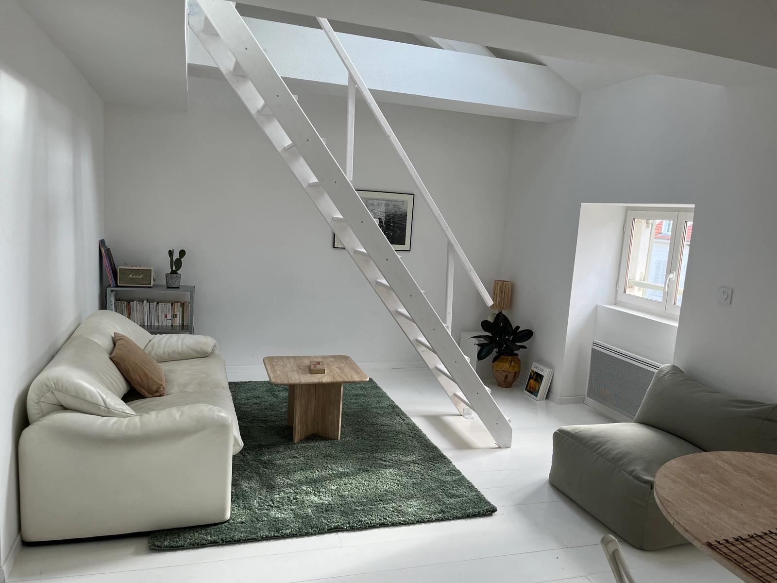 Living room in Bright designer loft in the heart of Biarritz - 5