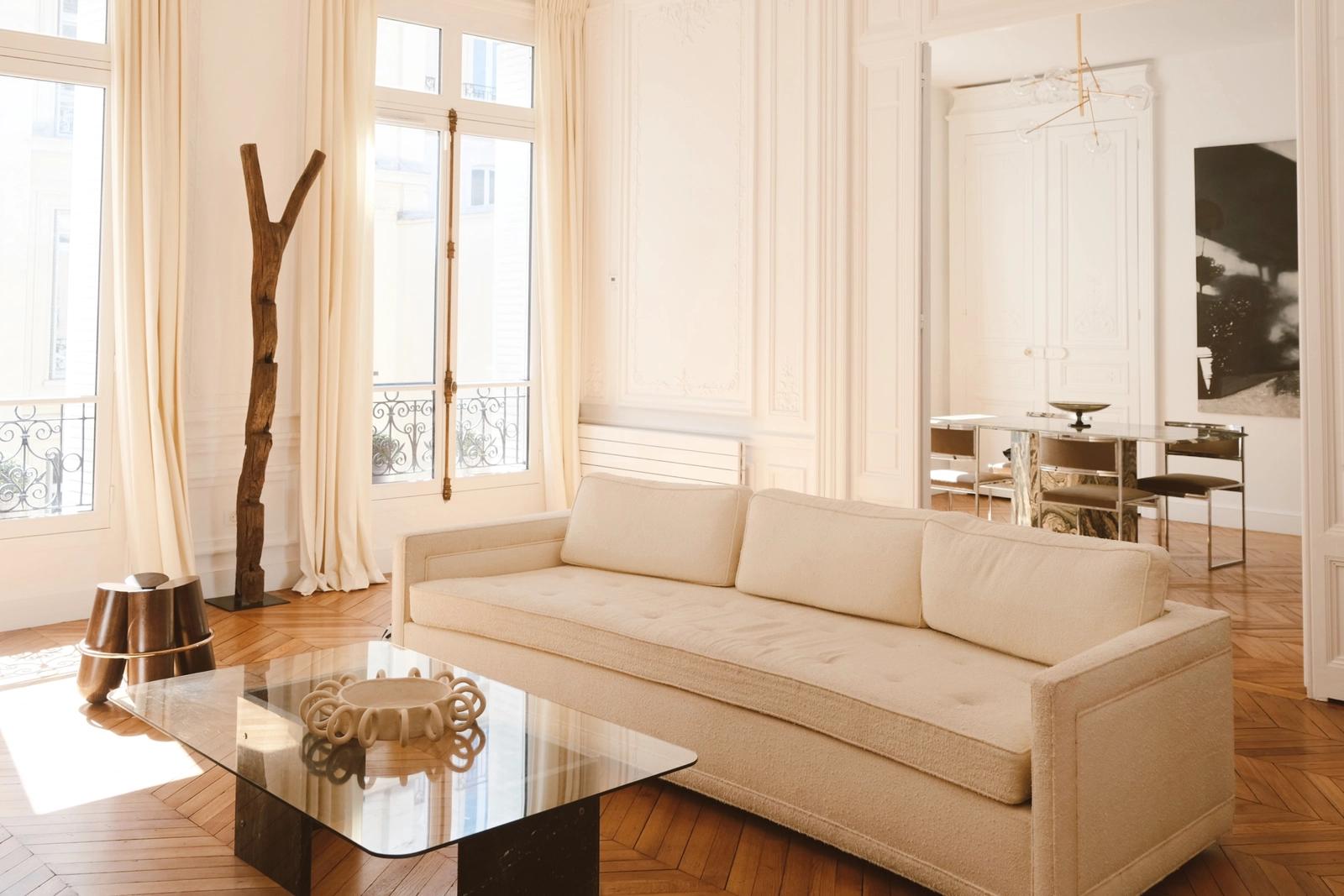Living room in Beautiful, streamlined Haussmann apartment - 4