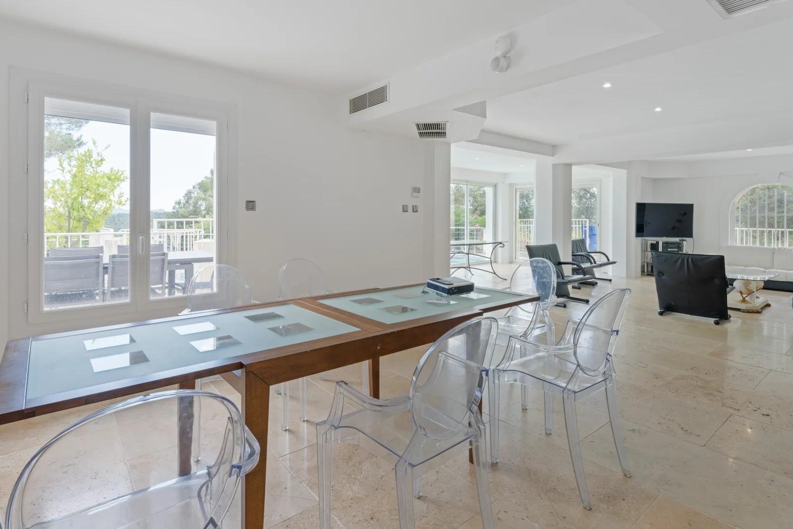 Meeting room in 320m² including 120m² business area with swimming pool - 0