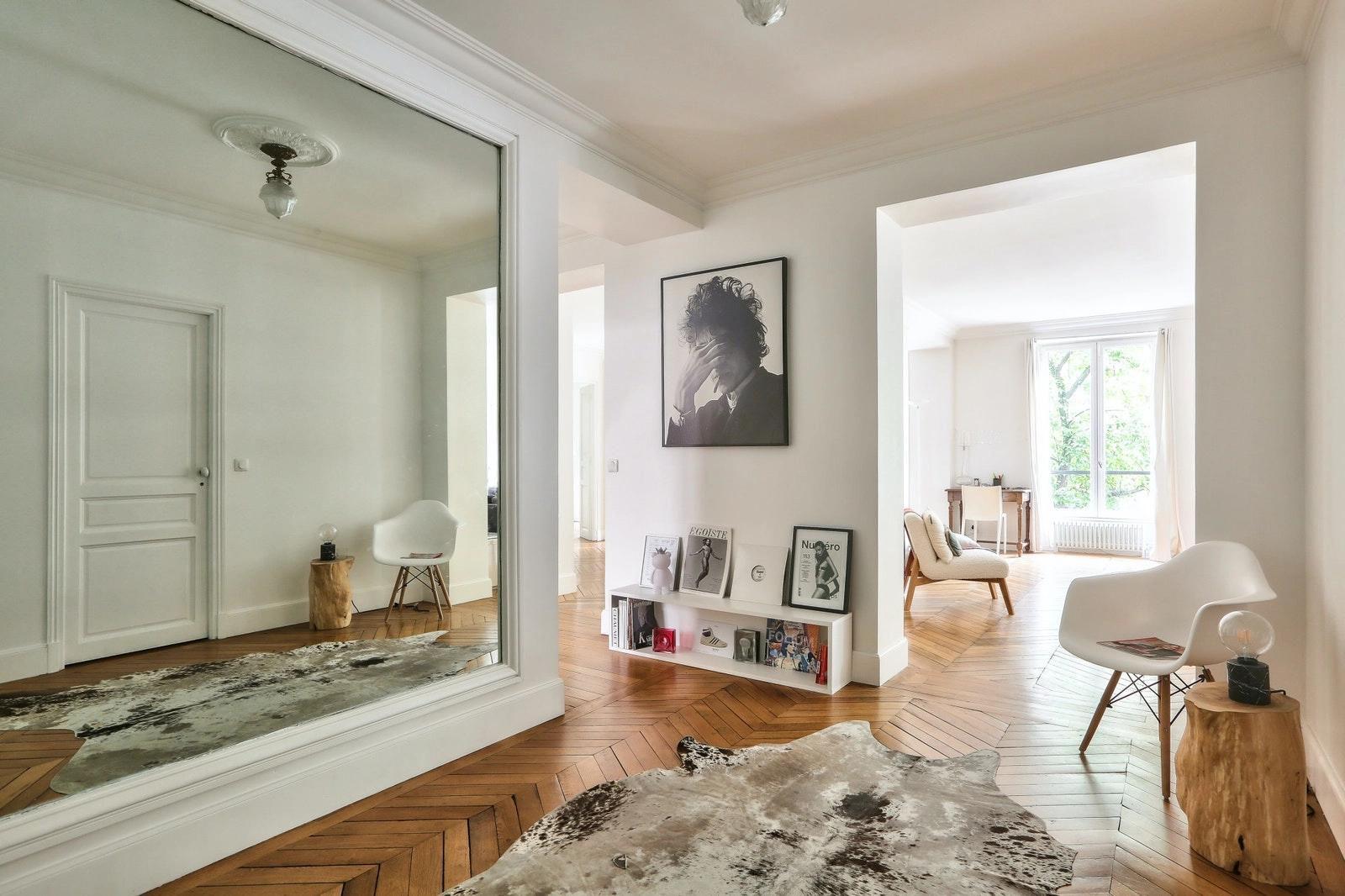 Sala dentro Preciosa, luminosa y cálida casa contemporánea de estilo Haussmann - 1