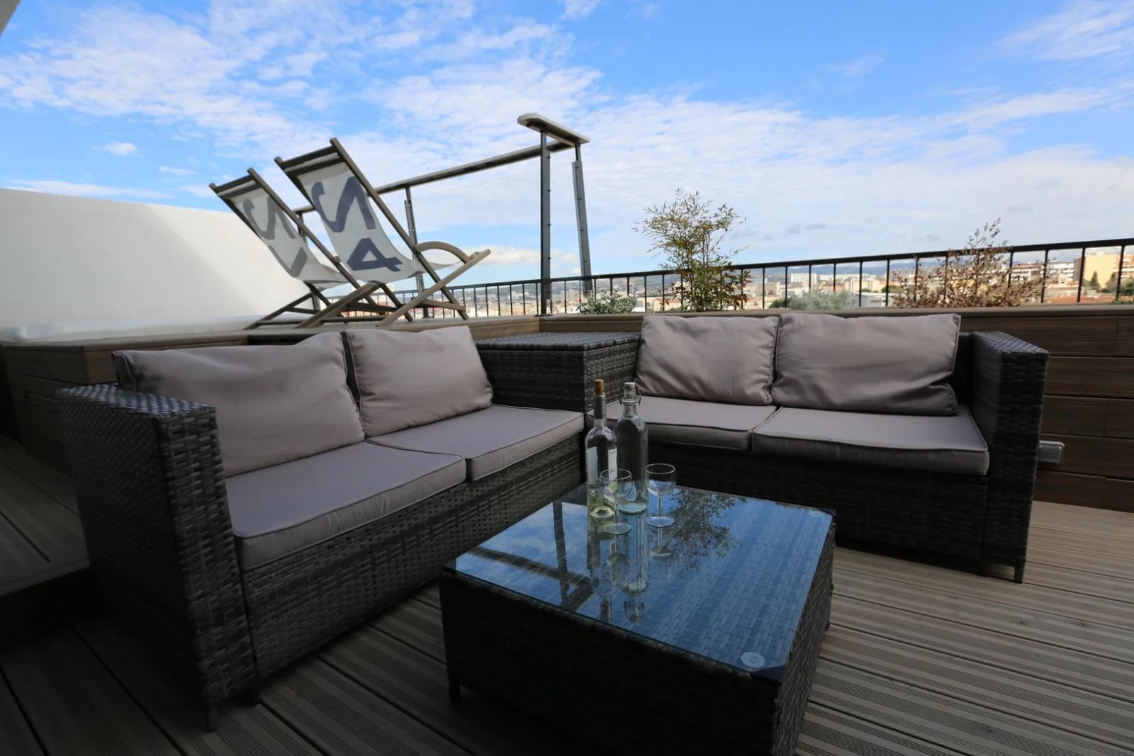 Salon dans Appartement Roof Top avec Terrasse/Spa - 1