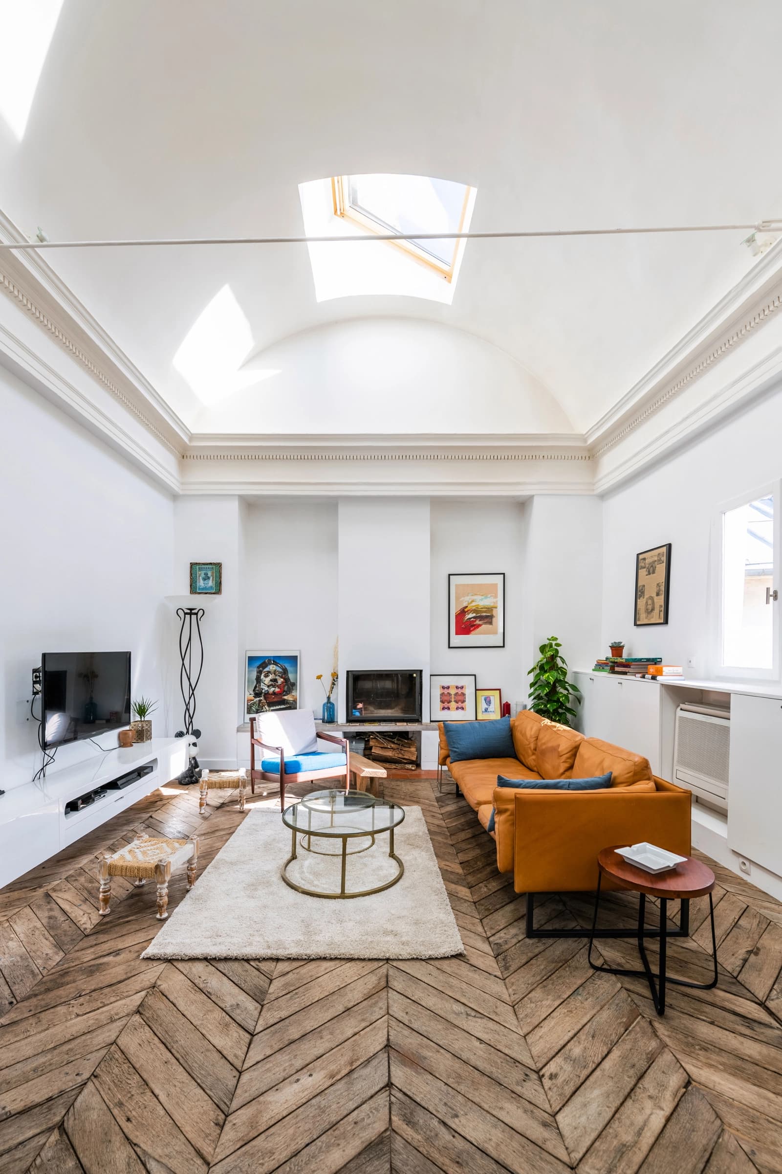 Living room in Ancienne Chapelle - loft in the heart of Paris - 5