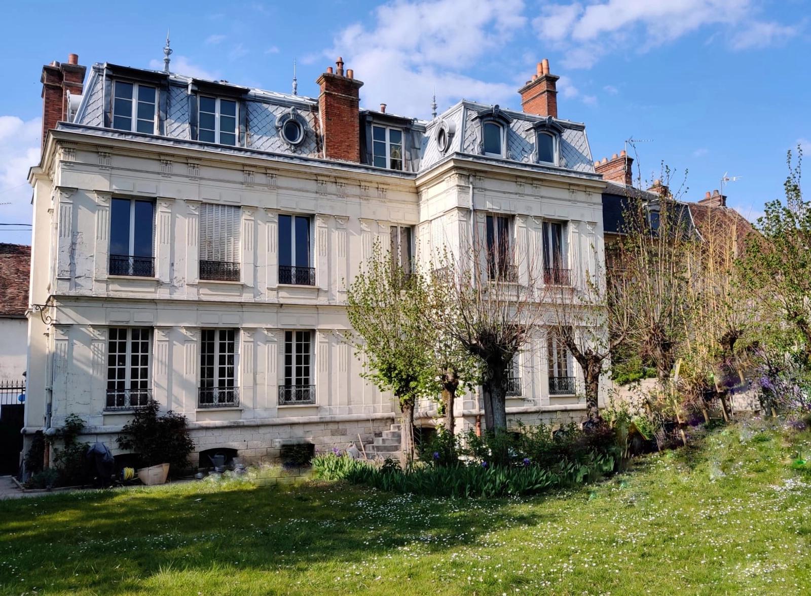 Comedor dentro Tranquila y frondosa casa solariega a 1 hora de París - 1