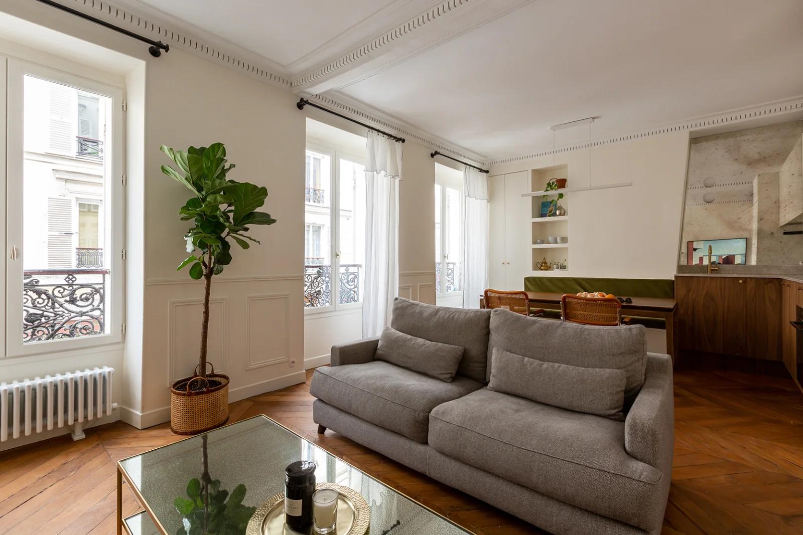 Living room in Batignolles apartment, renovated & vintage - 1
