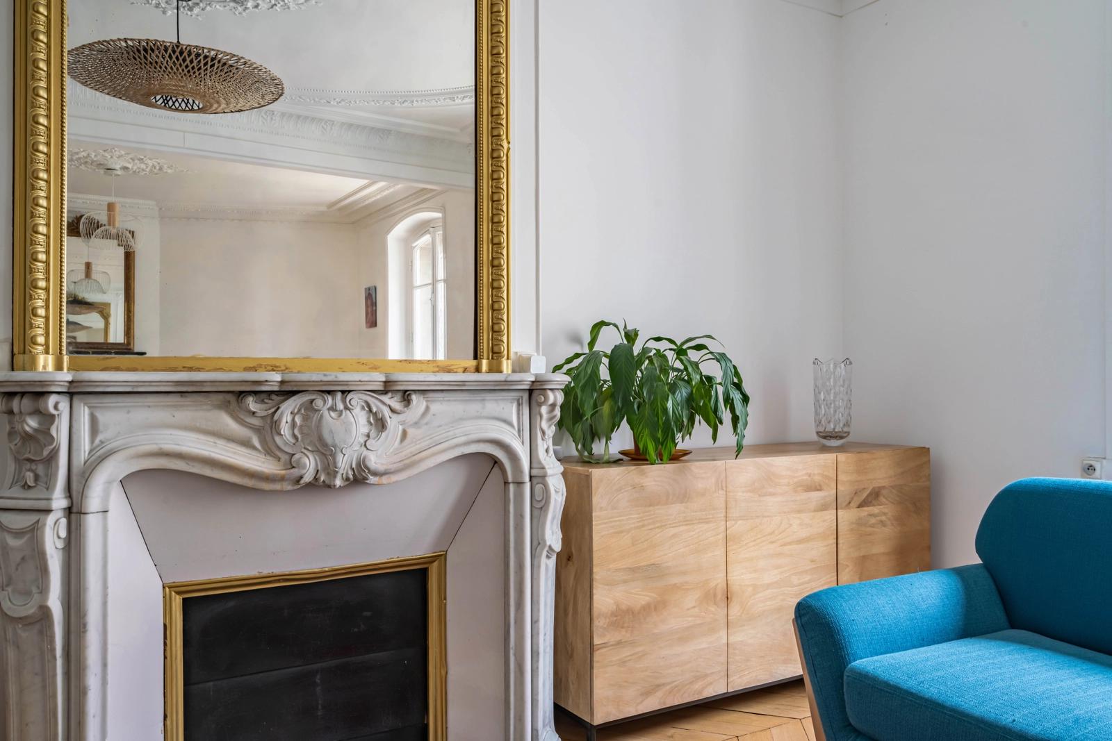 Sala dentro Bonito piso de estilo Haussmann - París 17º arrondissement - 4