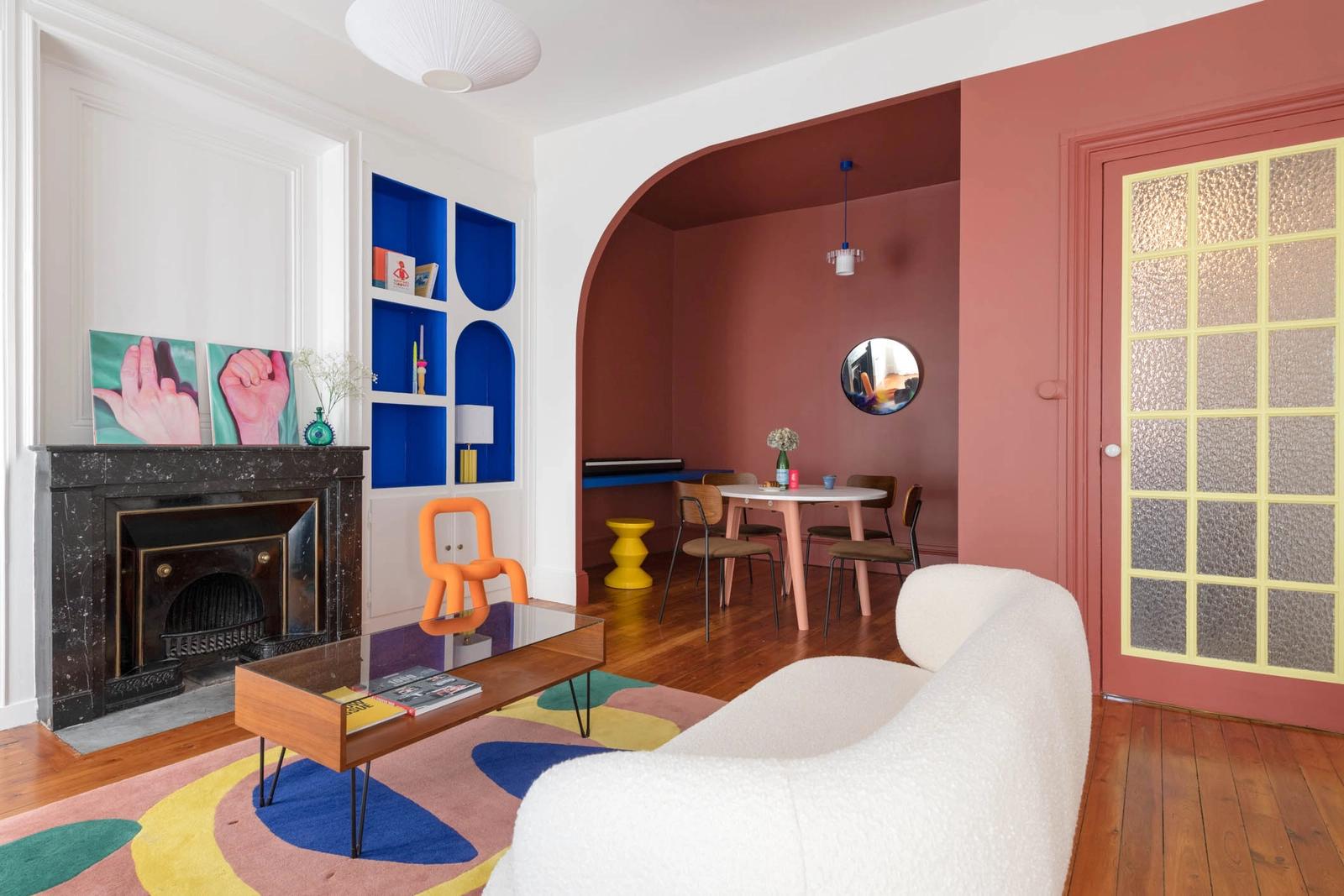 Sala dentro Colorido piso diseñado por un arquitecto - 0