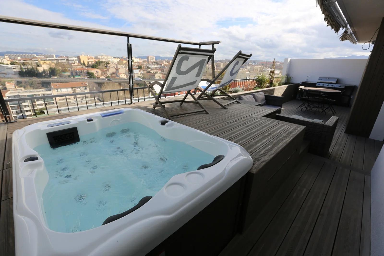 Salle de bain dans Appartement Roof Top avec Terrasse/Spa - 1