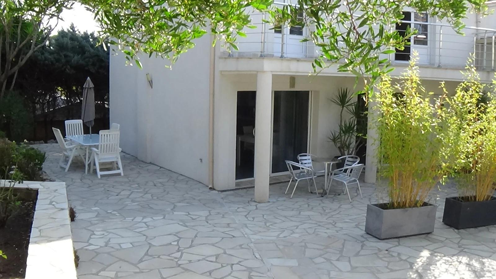 Meeting room in Attached villa / terrace / garden / pool - 1