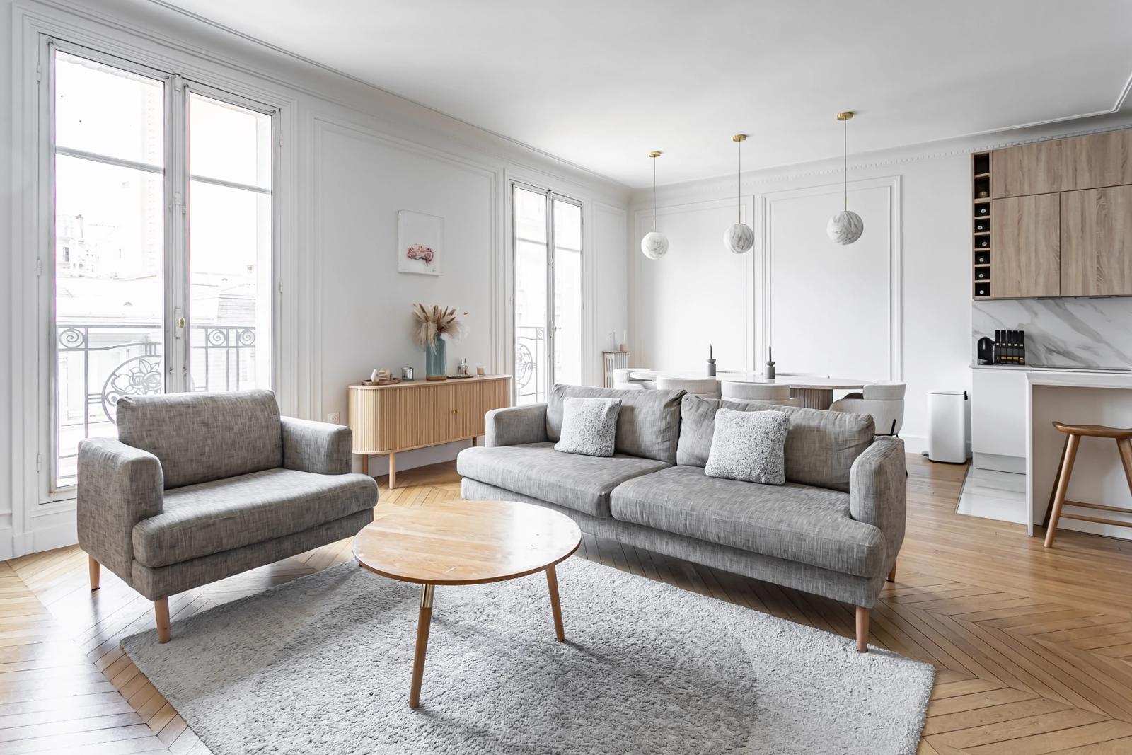 Living room in Bright, uncluttered Parisian apartment - 2