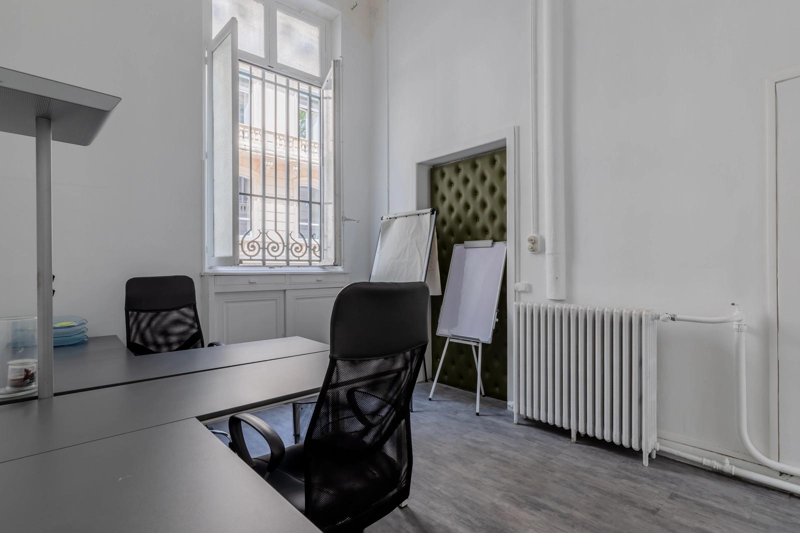 Meeting room in Exceptional Haussmann apartment Foch - 4