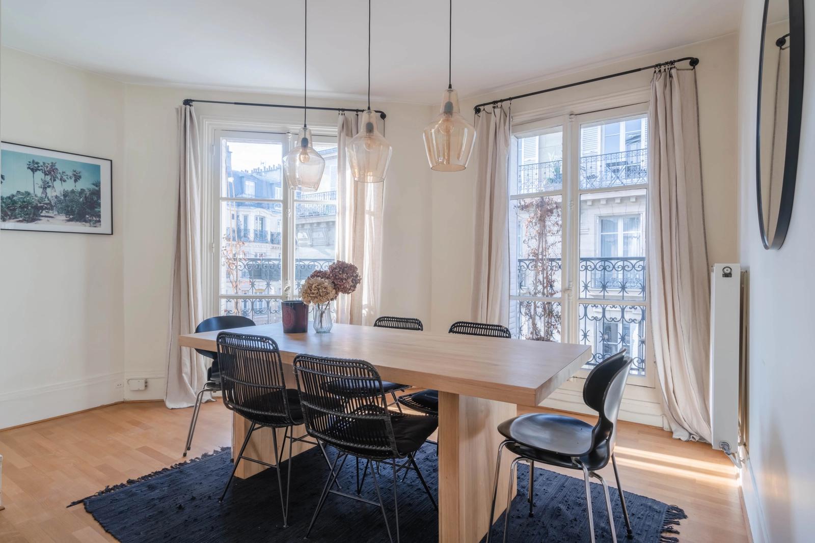 Salle de réunion dans Appartement design parisien baigné de lumière - 4