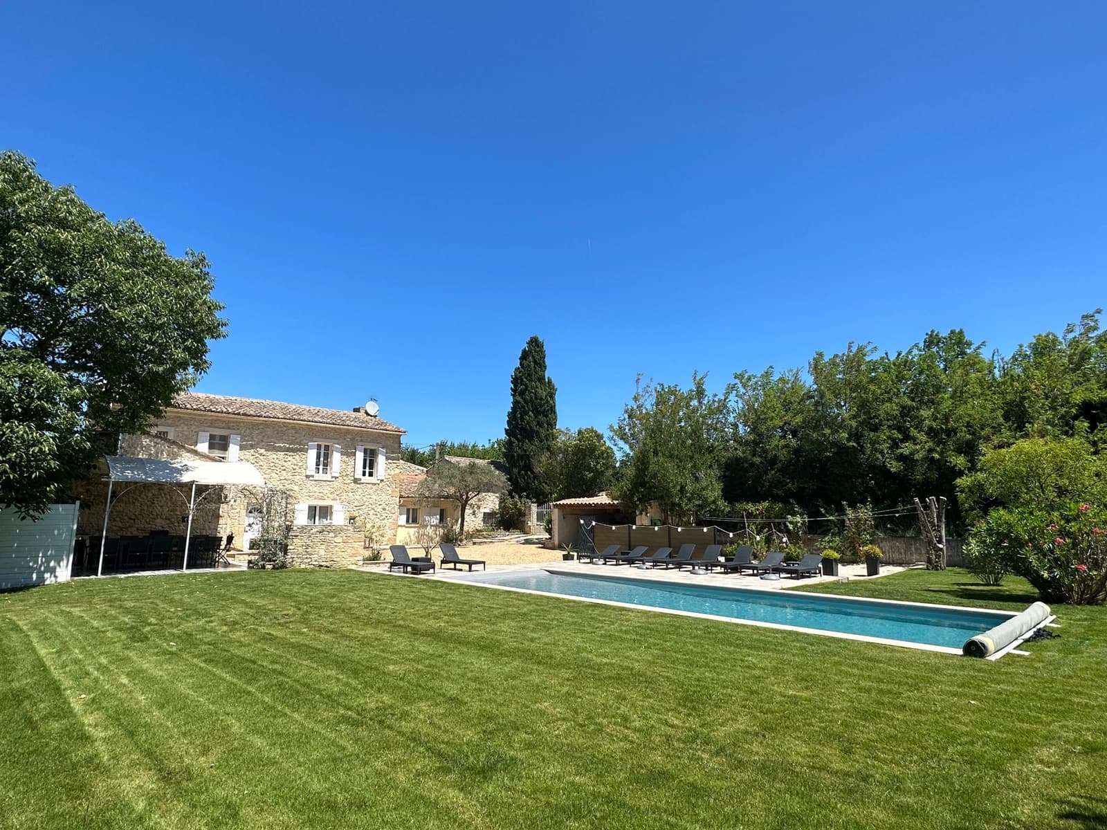 Espace Grand Mas Provençal rénové avec piscine - 4