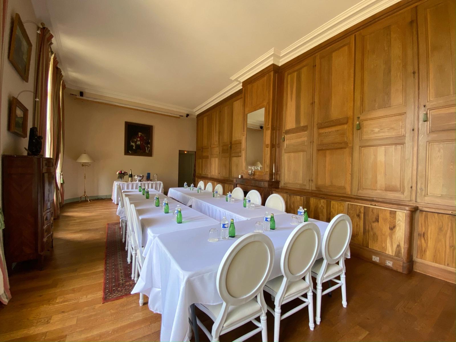 Comedor dentro Comité Ejecutivo - Seminario en el Château - 0