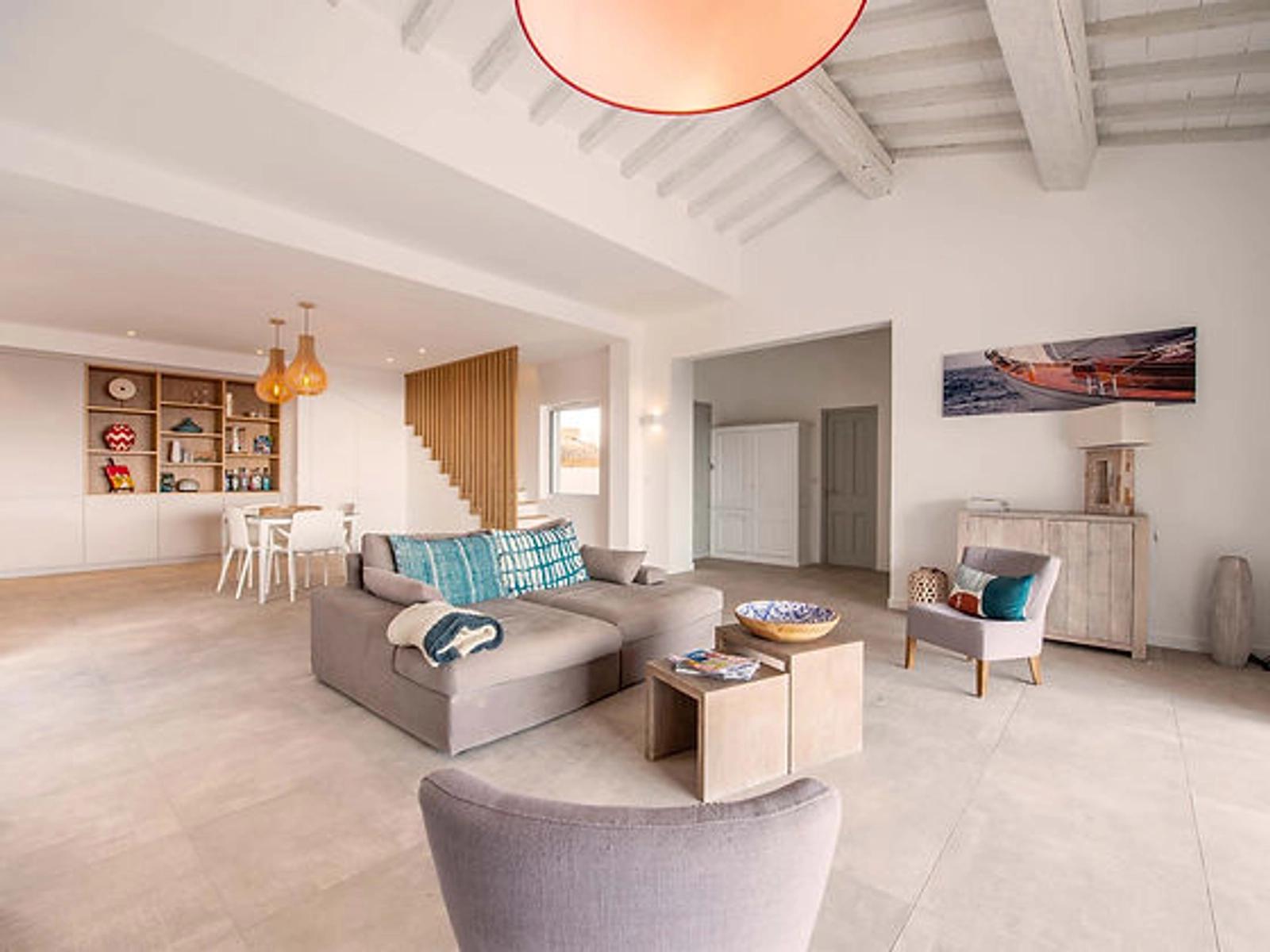 Salon dans Villa presqu'ile Saint Tropez vue mer panoramique - 1